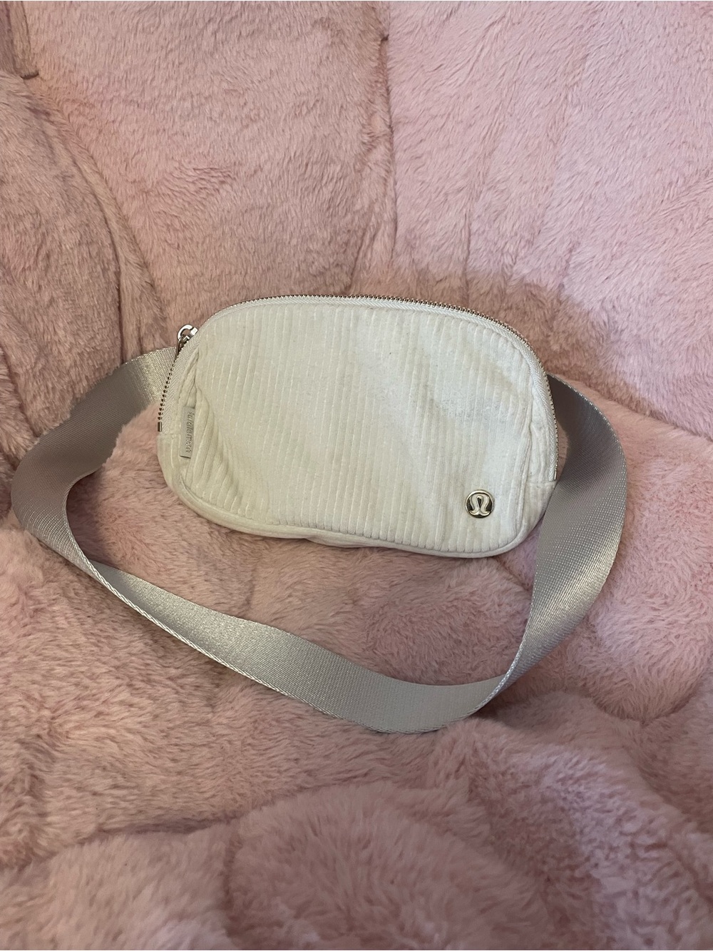 Corduroy lululemon everywhere belt bag in white
